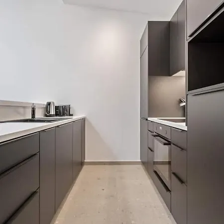 Willa Luxurious 2br Apt With Balcony In *
